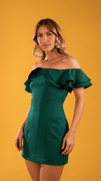 Vestido com Babado Ombro a Ombro